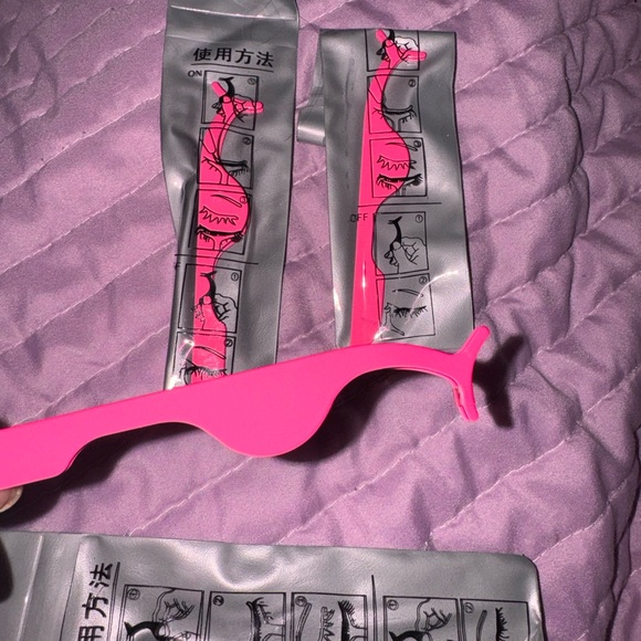 3 False eyelash applicators (NEON PINK) - Picture 5 of 5
